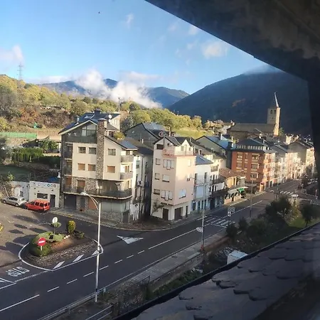 Apartamento Muy Centrico Con Vistas - El Niuet De Sort Exterior photo